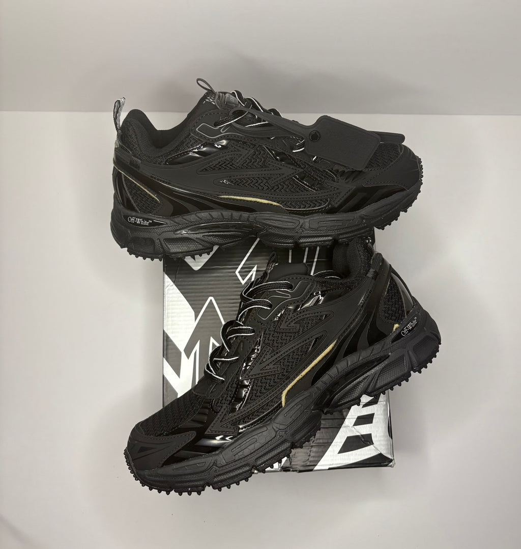 Off White “Be Right Back” (Black)