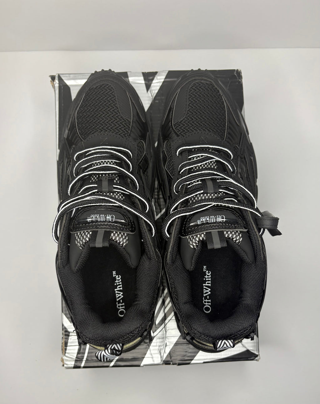 Off White “Be Right Back” (Black)